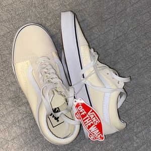 BRAND NEW Old Skool Classic White Vans